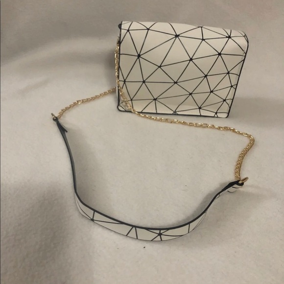Abstract white small crossbody bag - Picture 3 of 6